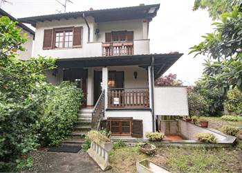Villa for Sale in Noviglio