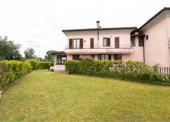 Villa in Affitto a Basiglio 