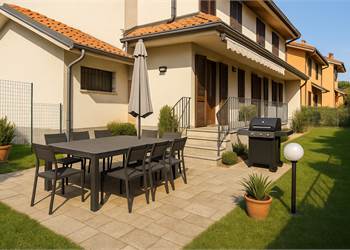 Farmhouse for Sale in Noviglio