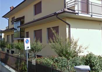 Bilocale vicino al centro paese